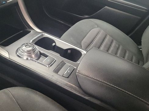 Used 2017 Ford Fusion SE w/ Fusion SE Technology Package FWD image 26
