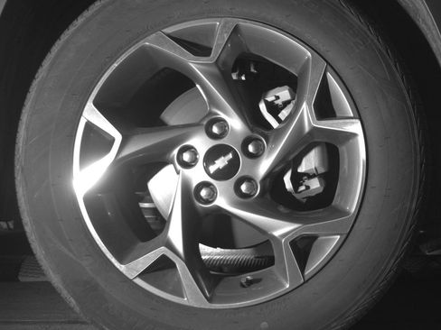 Used 2025 Chevrolet Trax LT w/ LT Convenience Package FWD image 13