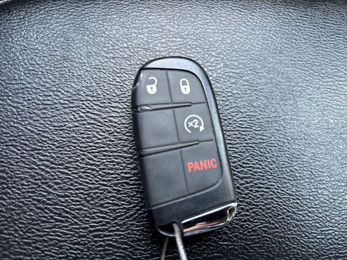 Used 2025 Jeep Compass Limited AWD/4WD image 20