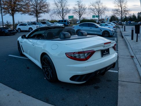 Used 2013 Maserati GranTurismo Sport image 32