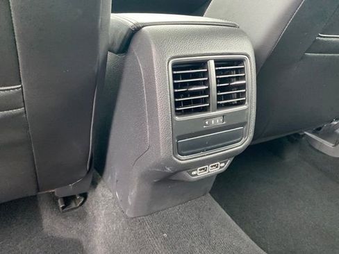 Used 2022 Volkswagen Passat 2.0T image 18