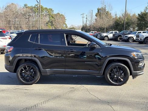 New 2026 Jeep Compass Latitude image 13