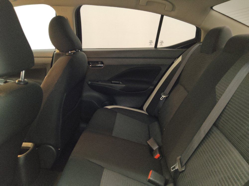 Used 2021 Nissan Versa SV FWD image 18