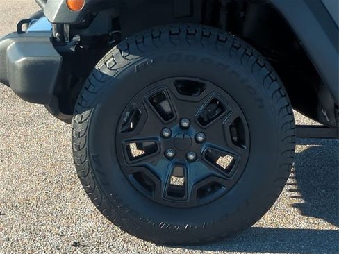 Used 2014 Jeep Wrangler Sport image 10