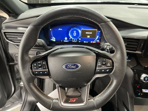 Used 2022 Ford Explorer ST image 19