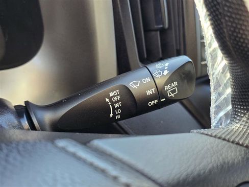 Used 2016 Toyota RAV4 LE image 39