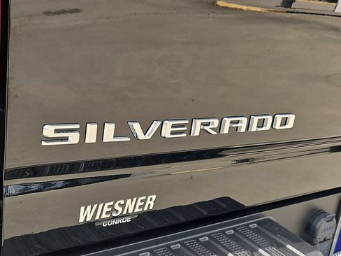 Used 2025 Chevrolet Silverado 2500 LT w/ Convenience Package AWD/4WD image 9