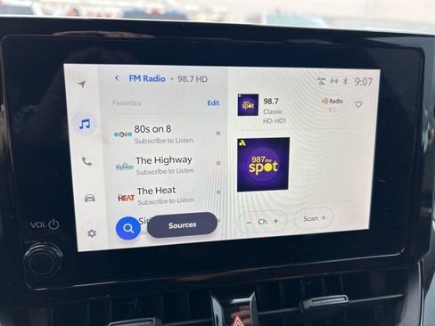 Used 2023 Toyota Corolla SE image 11