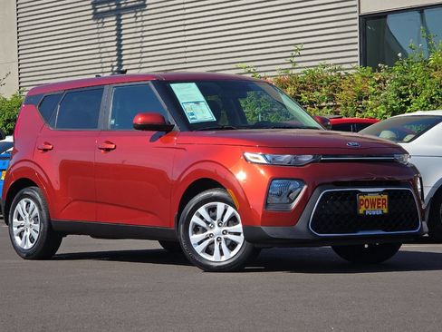 Used 2021 Kia Soul LX FWD image 2