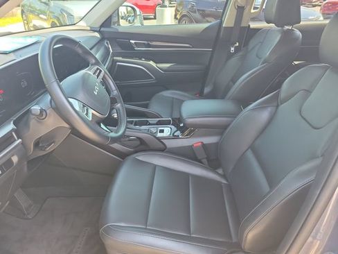 Certified 2025 Kia Telluride LX FWD image 16