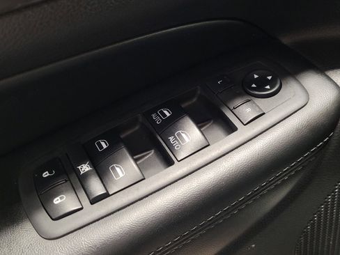 Used 2018 Jeep Grand Cherokee Laredo image 27