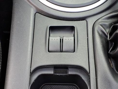 Used 2010 MAZDA MX-5 Miata Grand Touring w/ Premium Pkg image 12