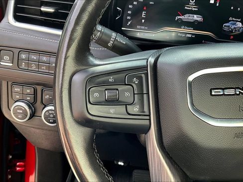 Used 2023 GMC Yukon Denali Ultimate AWD/4WD image 10