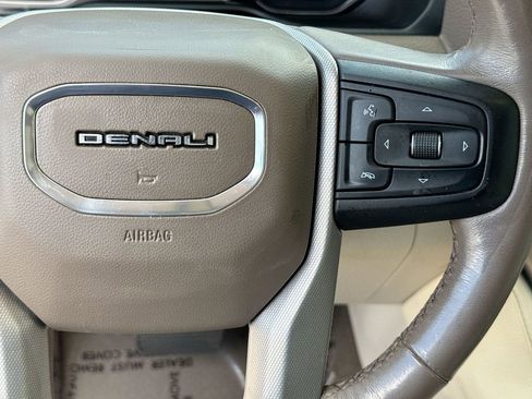 Used 2021 GMC Yukon Denali w/ Advanced Technology Package AWD/4WD image 18