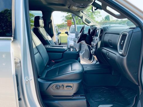 Used 2019 GMC Sierra 1500 SLT w/ Driver Alert Package I AWD/4WD image 22