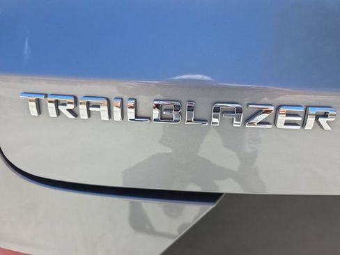 Used 2023 Chevrolet TrailBlazer LS FWD image 28
