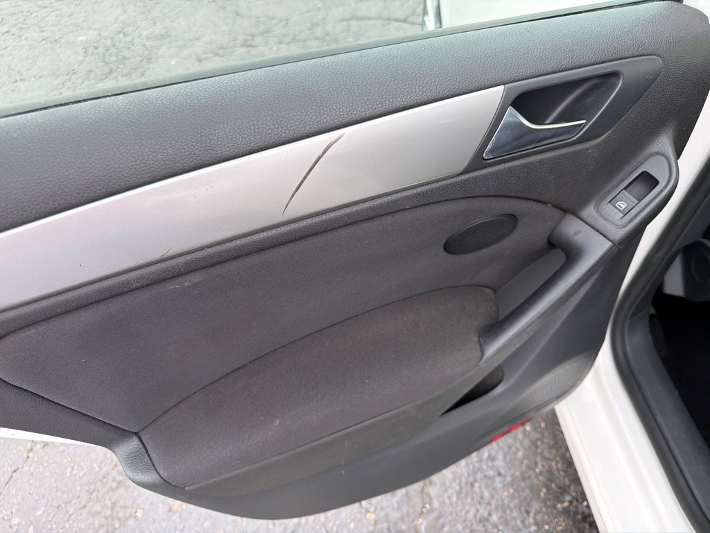 Used 2013 Volkswagen Golf TDI FWD image 22