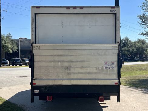 Used 2017 Ford E-350 and Econoline 350 Super Duty image 5