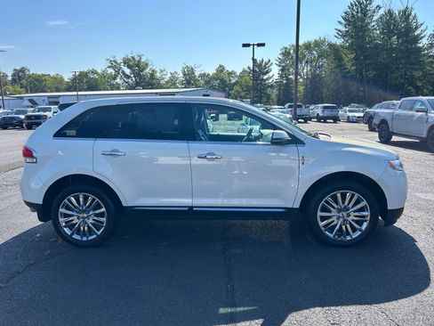 Used 2013 Lincoln MKX AWD image 18