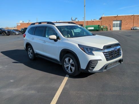 Used 2024 Subaru Ascent Premium w/ Convenience Package image 11