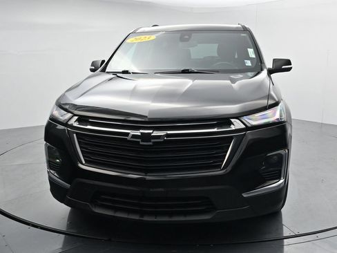 Used 2023 Chevrolet Traverse LT FWD image 3