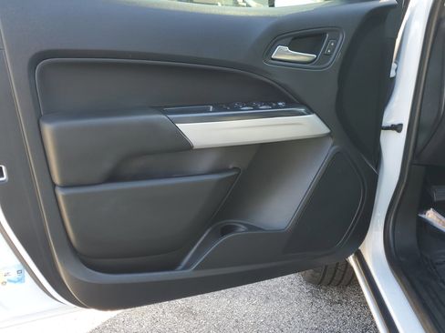 Used 2020 Chevrolet Colorado LT w/ Luxury Package image 19