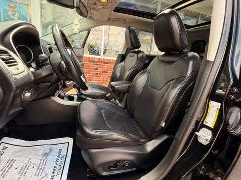 Used 2019 Jeep Compass High Altitude AWD/4WD image 10