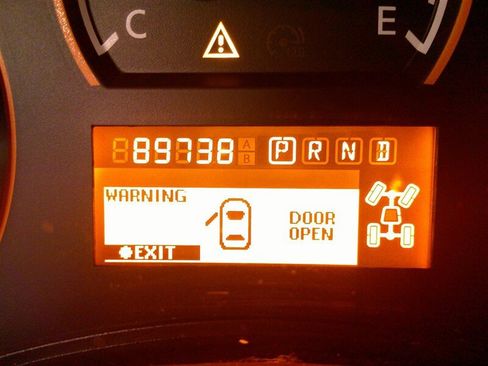 Used 2014 Nissan Armada Platinum image 9