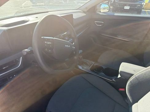Used 2025 Kia K4 FWD image 5