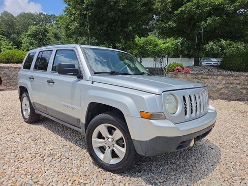 Used 2012 Jeep Patriot Sport w/ Tire & Wheel Group AWD/4WD image 1