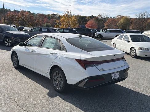 New 2026 Hyundai Elantra Blue image 5