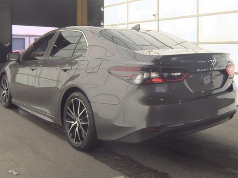 Used 2024 Toyota Camry SE w/ Convenience Package image 4