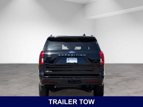 Used 2025 Ford Expedition Active RWD image 5