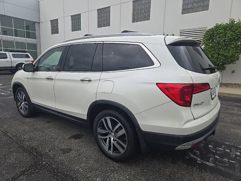 Used 2017 Honda Pilot Touring image 6