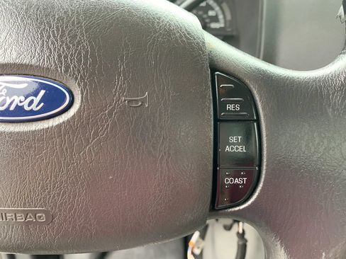Used 2019 Ford E-350 and Econoline 350 Super Duty RWD image 13