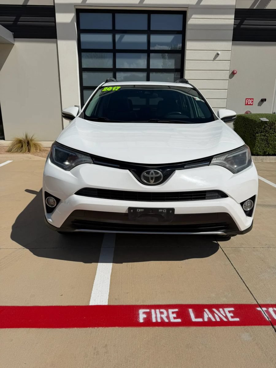 Used 2017 Toyota RAV4 XLE FWD image 9