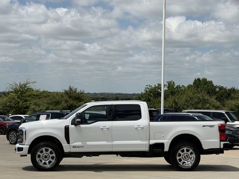 Used 2024 Ford F250 Lariat w/ Lariat Ultimate Package AWD/4WD image 3