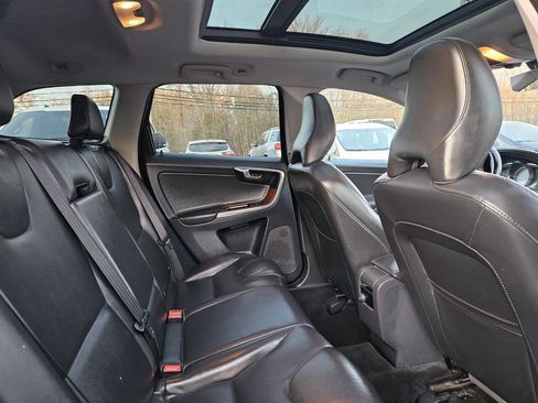 Used 2017 Volvo XC60 T6 Inscription w/ Preferred Option Package image 18