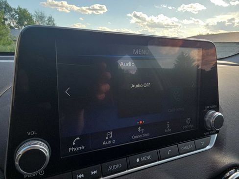 Used 2025 Nissan Sentra SR FWD image 15