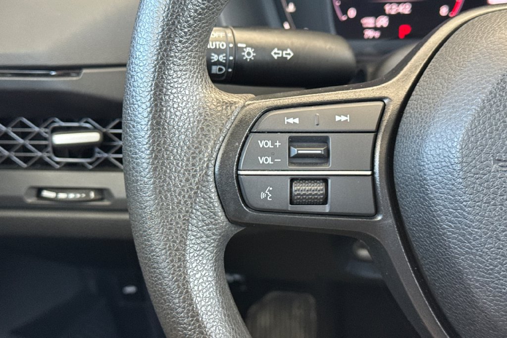Certified 2023 Honda Accord EX image 26