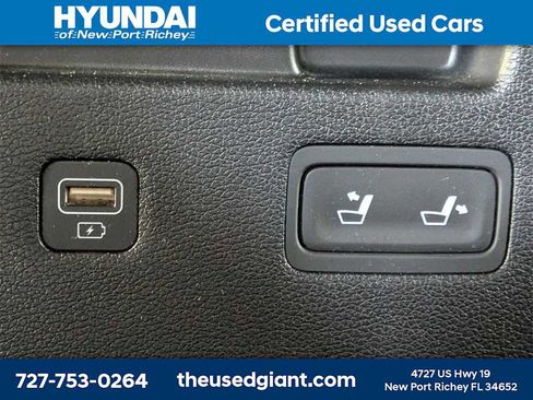 Used 2022 Hyundai Palisade Calligraphy image 17