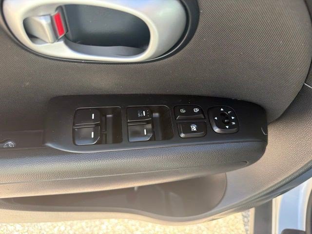 Used 2016 Kia Soul w/ Convenience Package FWD image 10