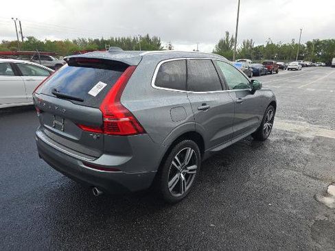Used 2019 Volvo XC60 T6 Momentum w/ Advanced Package image 2