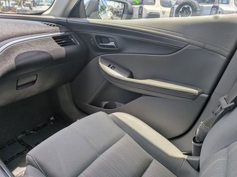 Used 2015 Chevrolet Impala LS w/ LS Convenience Package FWD image 19