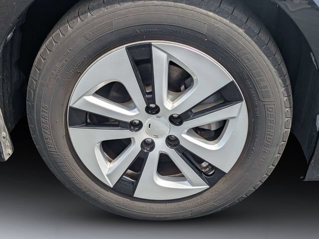 Used 2018 Toyota Prius Three w/ Advanced Technology Package FWD image 11