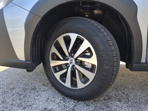 Certified 2025 Subaru Outback Premium image 32