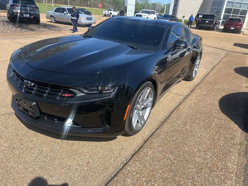 Used 2021 Chevrolet Camaro LT w/ RS Package image 7
