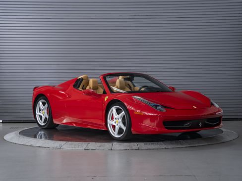 Used 2012 Ferrari 458 Spider RWD image 7
