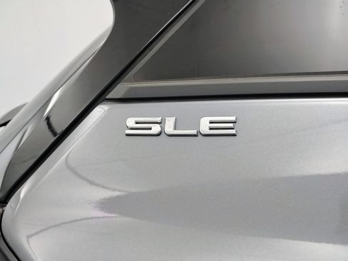 Used 2021 GMC Terrain SLE w/ Driver Convenience Package image 12