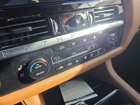 New 2026 Nissan Pathfinder Platinum w/ Cargo Package AWD/4WD image 23